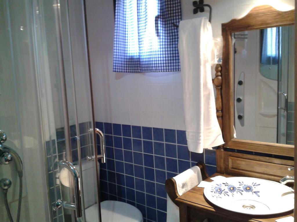 Hostal El Olmo Camarena de la Sierra Oda fotoğraf